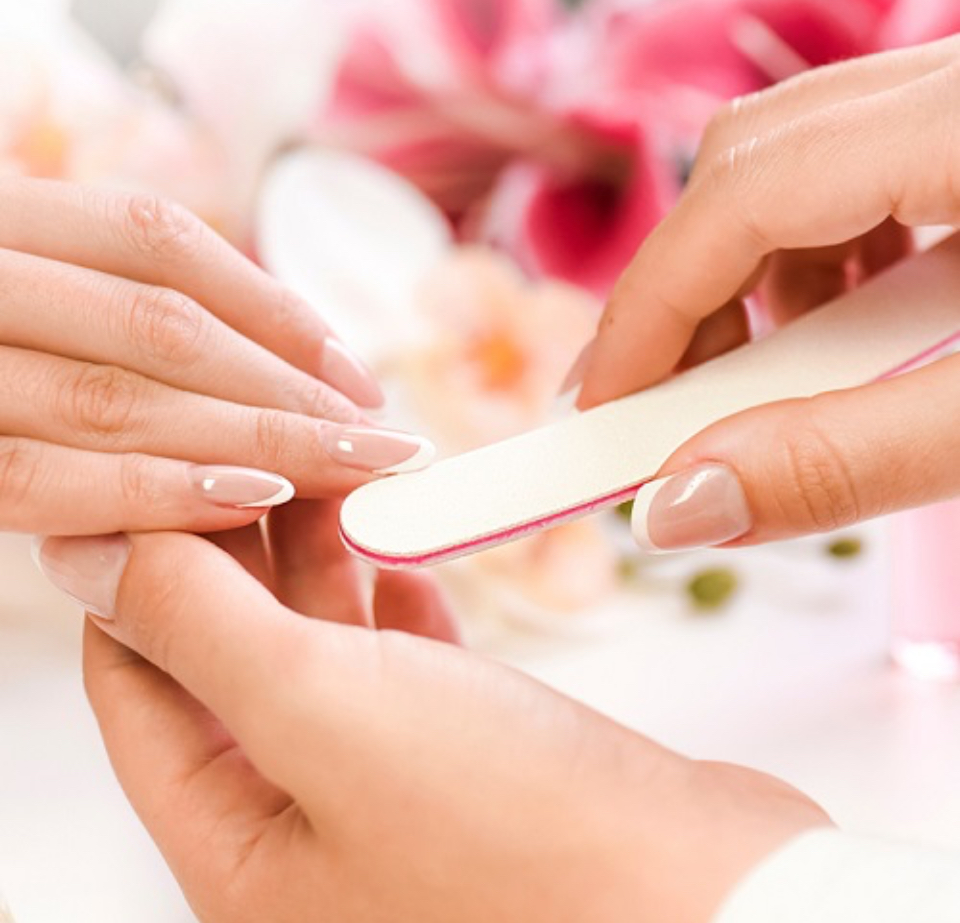Deluxe Manicure