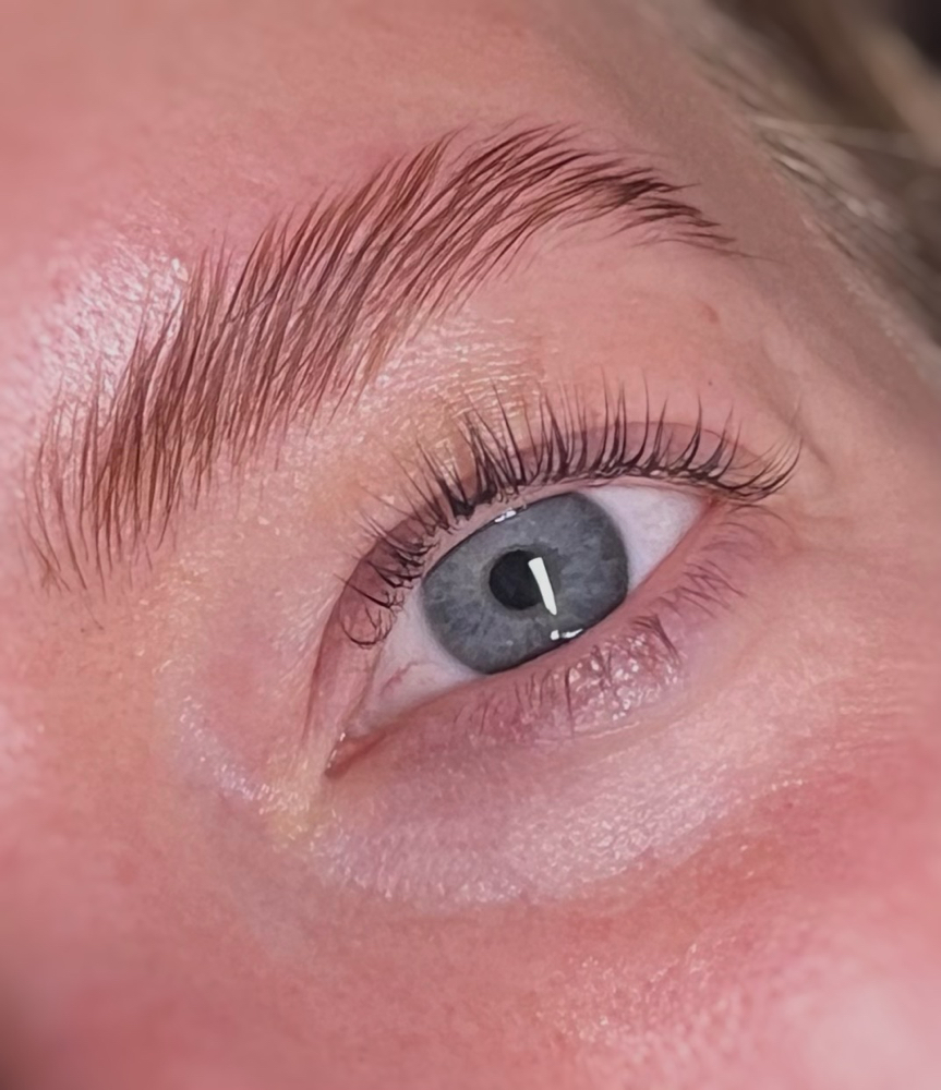 Brow Lamination & Tint