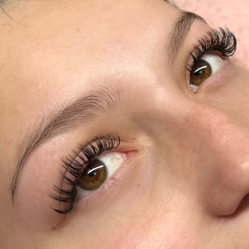 Wet Set Eyelash Extensions Full Set