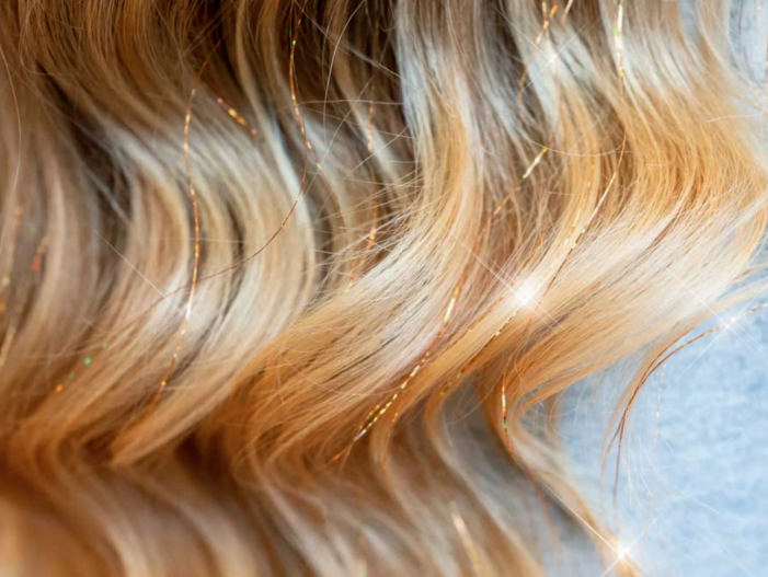 Tinsel Per Standand at De-al a Shawn Jett Salon in Wichita, KS