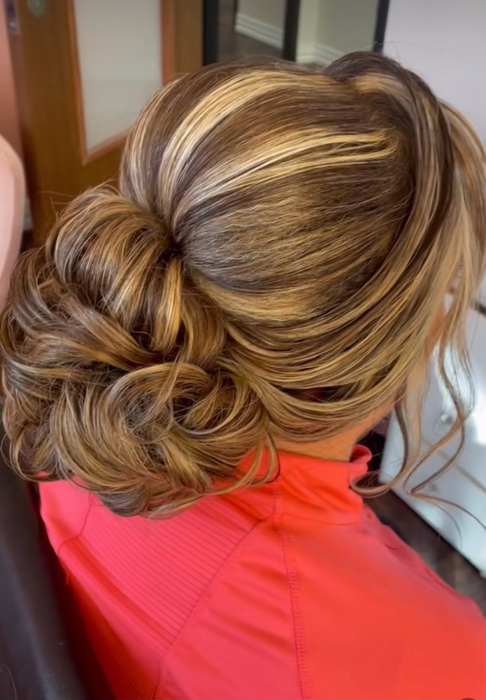 Anahly’s Social Hairstyle at Anahly’s Makeup Artistry in Pasadena, TX