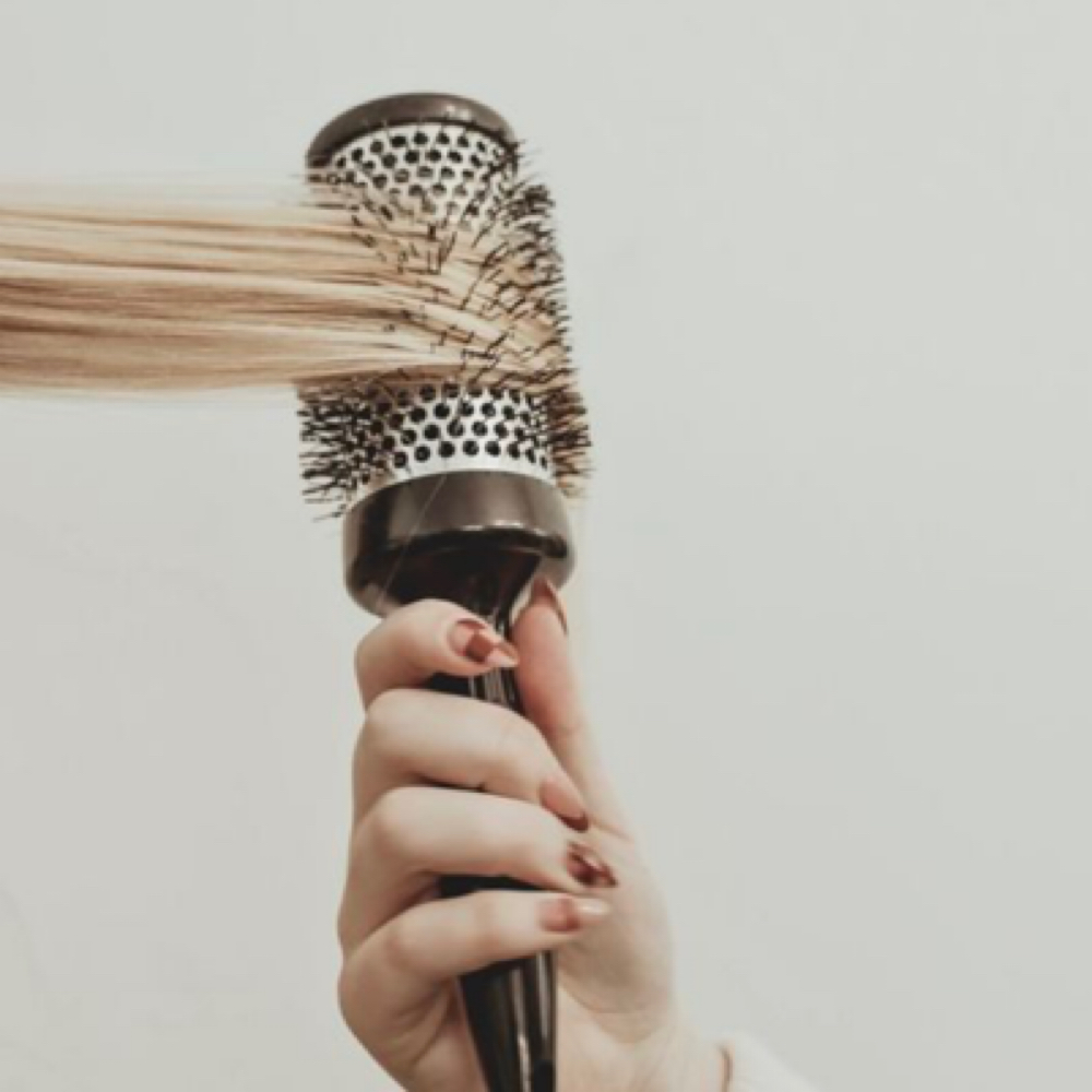 Alzar Blowout at Alzar Salon in Willoughby, OH