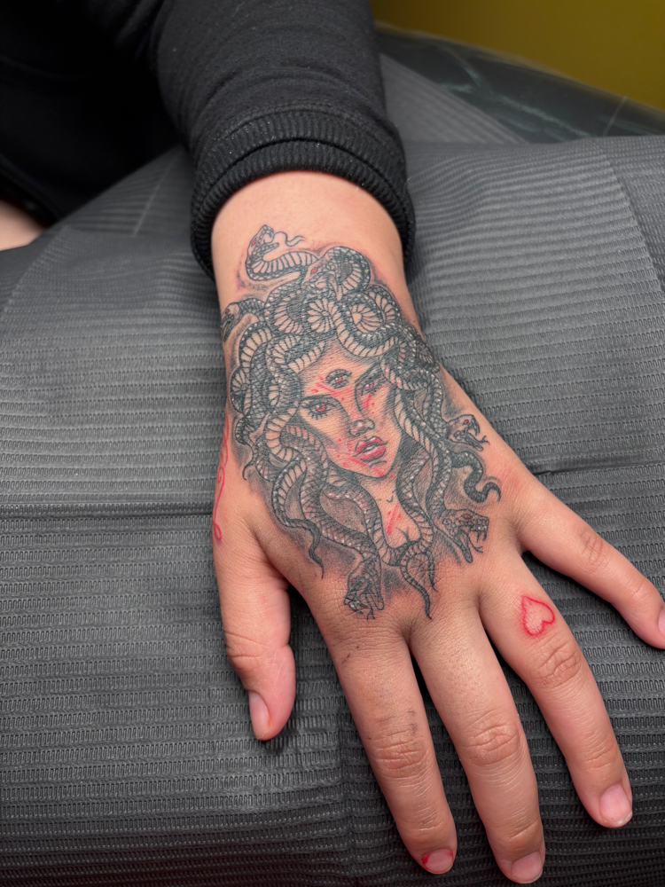 Hand Tattoo/ Tatuaje En La Mano