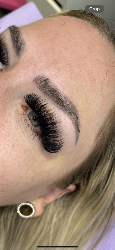 Mega Volume Lashes