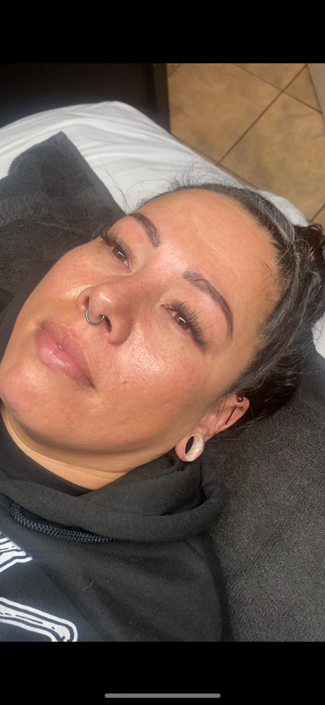 Hybrid Lashes at Esthetic’s By Chelsie in Port Arthur, TX