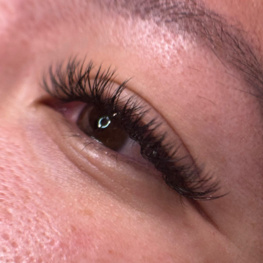 Wispy Fullset at Neskin Beauty in San Diego, CA