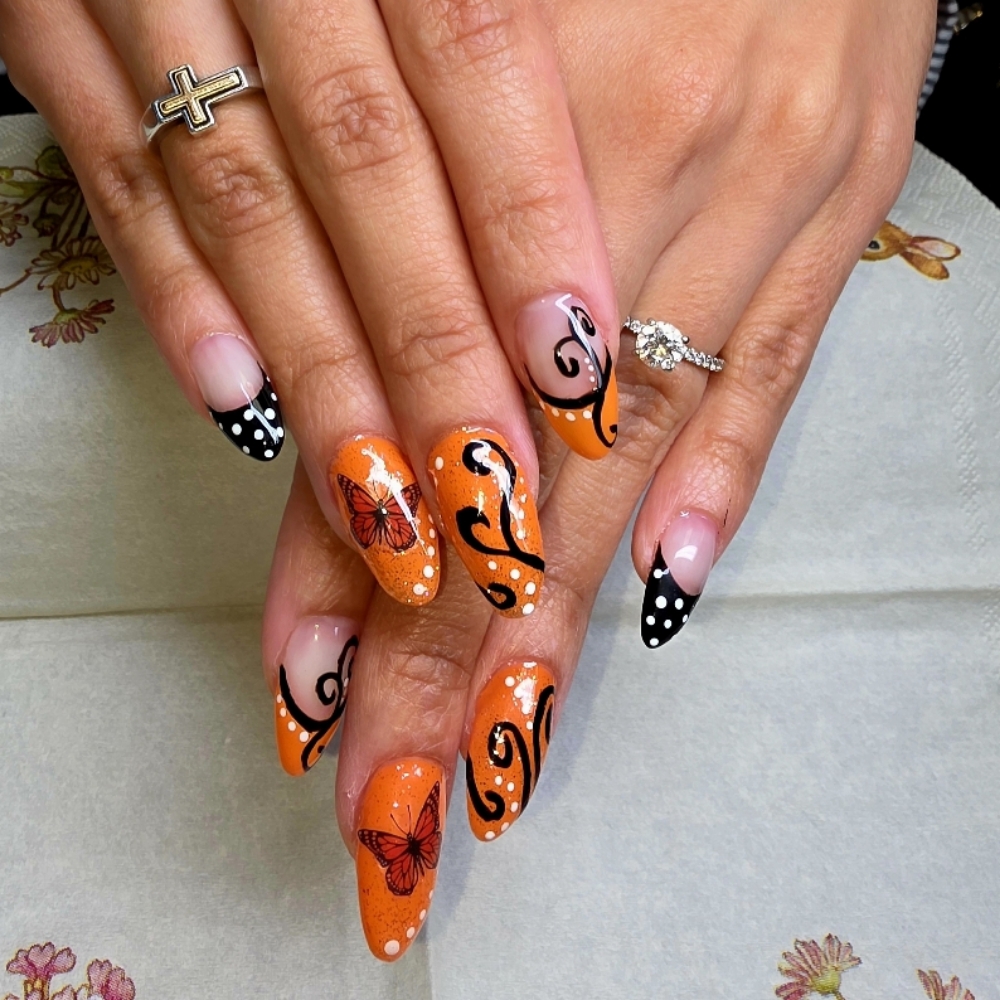 🕯️Add 10 Fingers of Nail Art🕯️ at Bats&Bubbles Nail Bar in San Antonio, TX