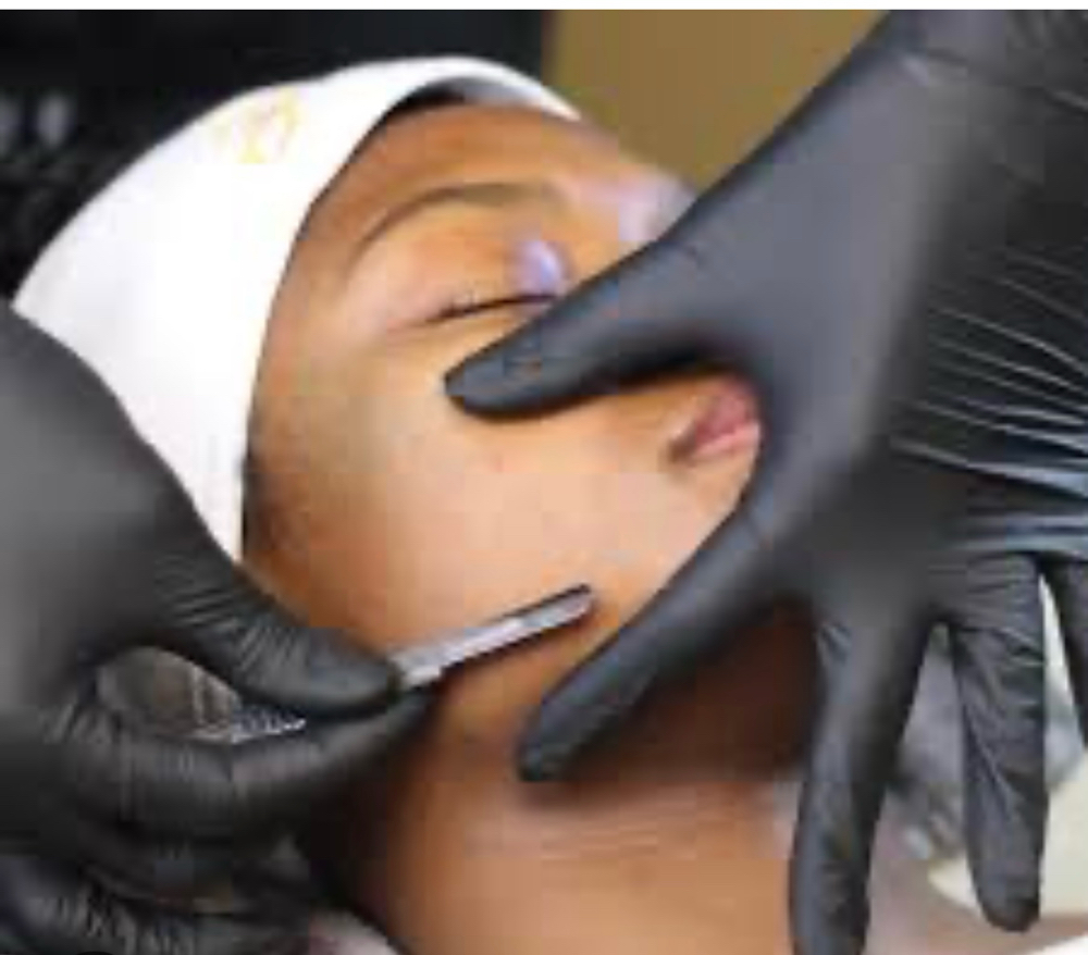 Dermaplane Facial