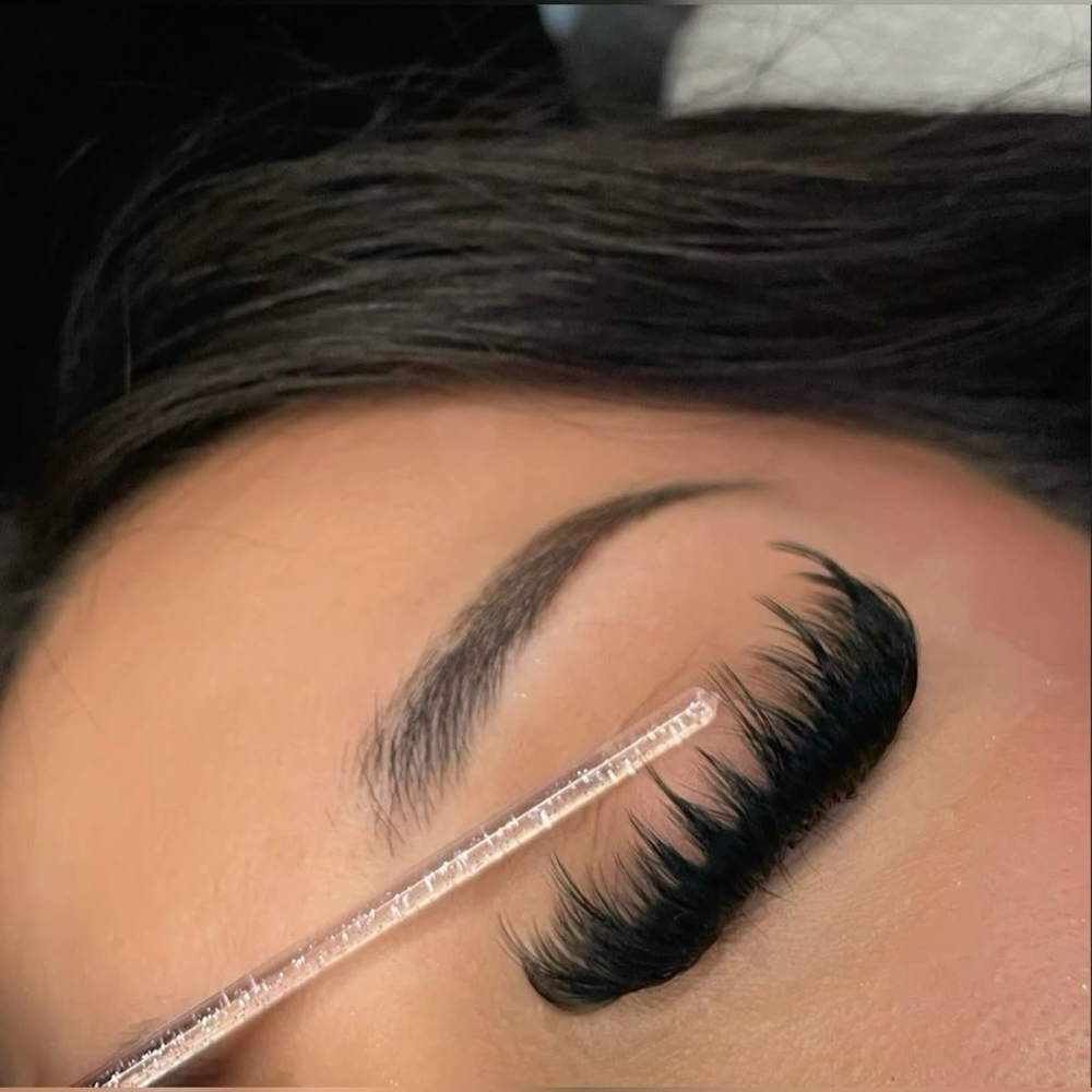 Mega Volume Set at MD LASH STUDIO in Vancouver, WA
