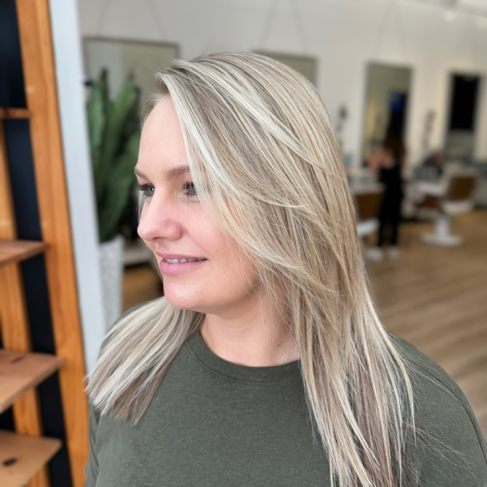 Mini-Light Highlights at Groovy Beauty Babes in San Antonio, TX