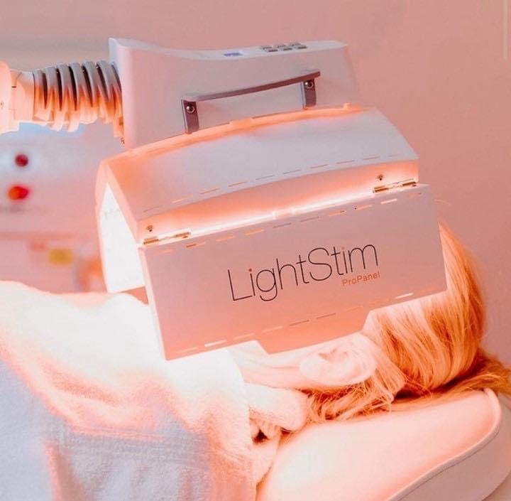 Express Facial w/ 10 Min LightStim