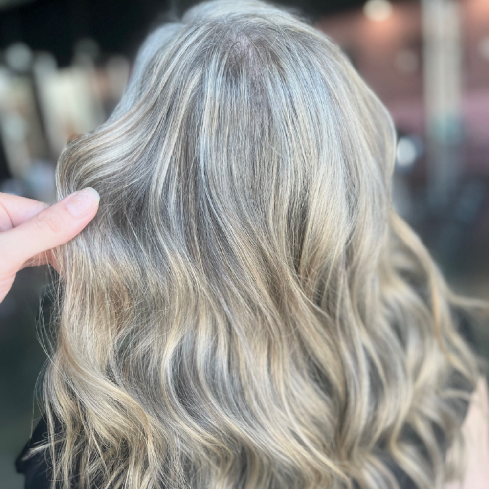 Full Highlight at Beachy Blowout Bar & Salon LLC in Gulf Shores, AL