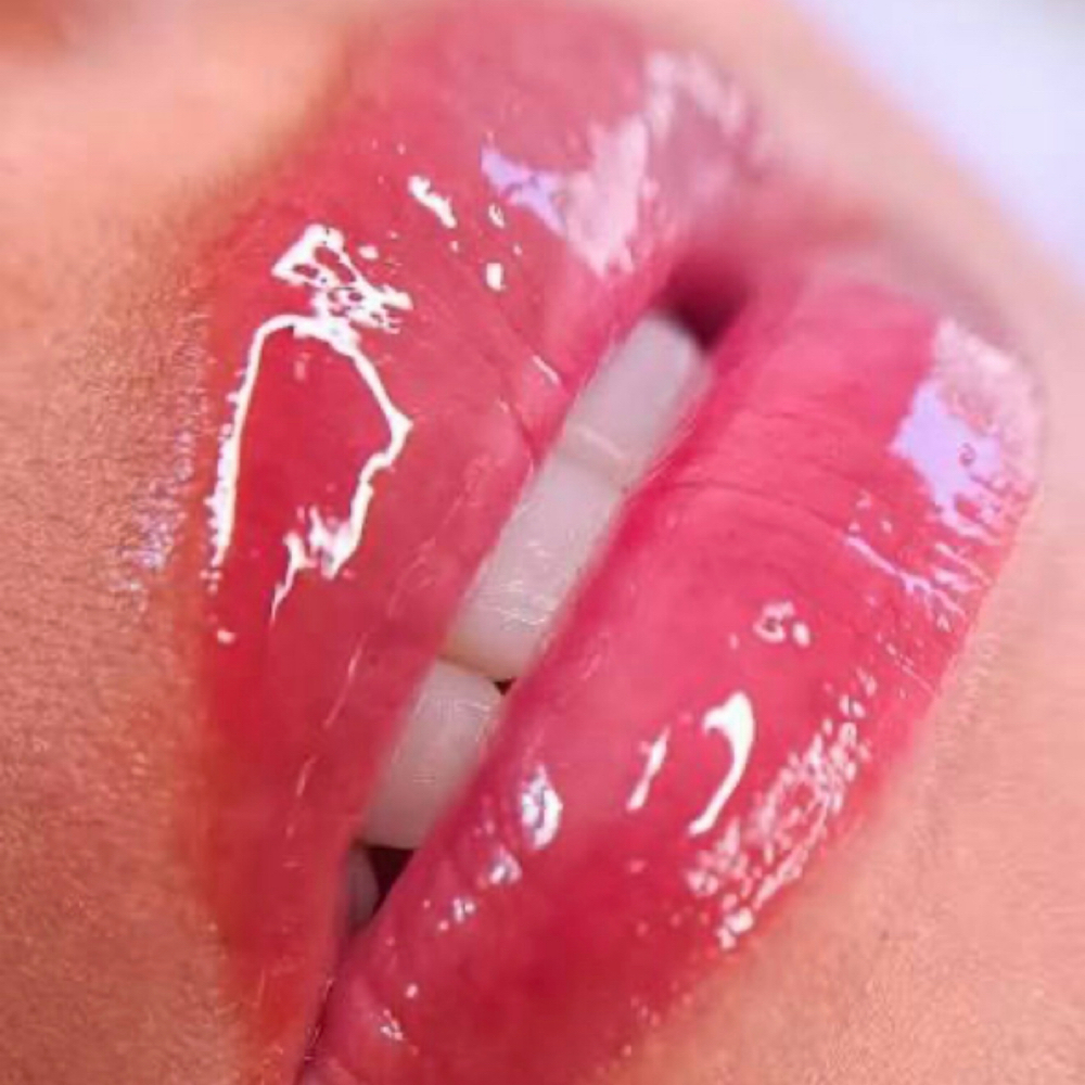 💋 Hidra Gloss Lips at Tayselfcarestudio LLC in Lawrence, MA