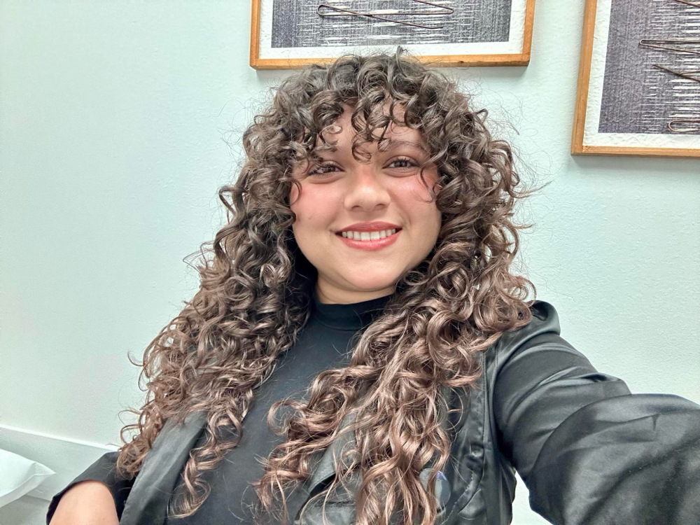 Women Hair Cut For Curl Hair