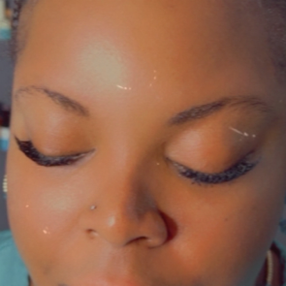 Cluster Lashes at Shaneka Hickman in Grantsboro, NC