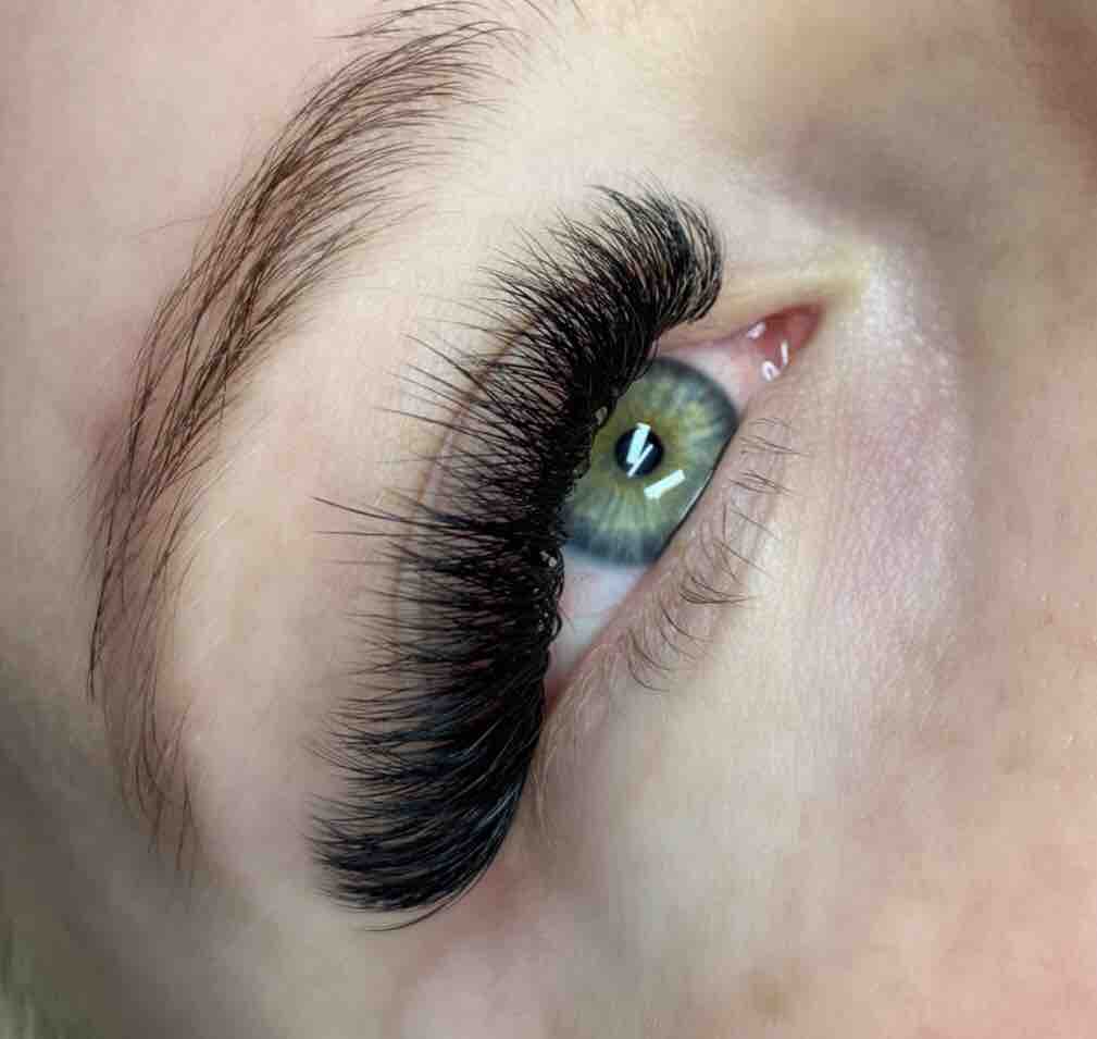 Full Set Volume Lashes