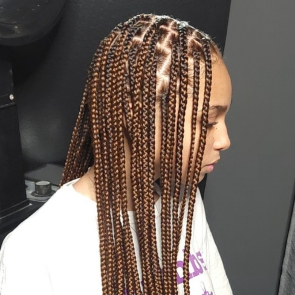 Medium Knotless Braids at Empire Beauty Bar in Cincinnati, OH