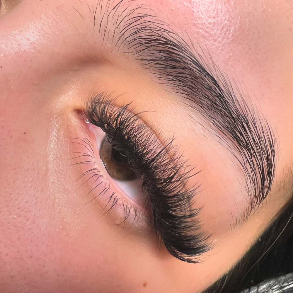 Hybrid/Volume Lash Extensions at Beauty By Jazlynn in Tigard, OR