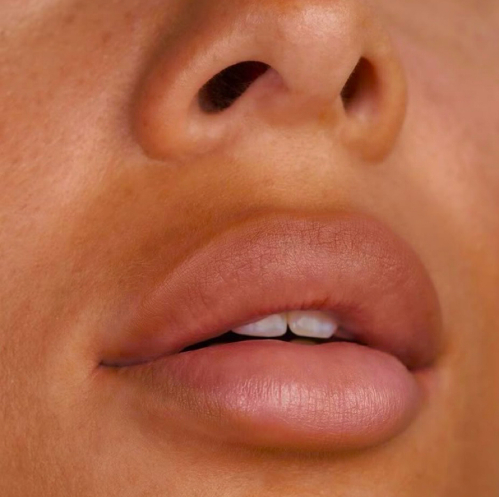 UPPER LIP WAX/ THREADING at Andressa Vadas Beauty in Newark, NJ