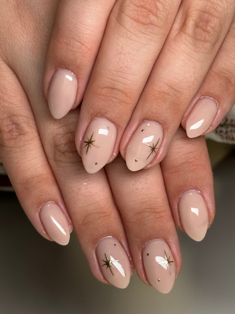 simple nail art at Bonita Beauty in Knoxville, TN
