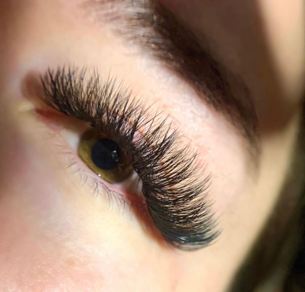 Classic/hybrid Regular Fill 2 Week at Raw Lash Extensions in Ambridge, PA