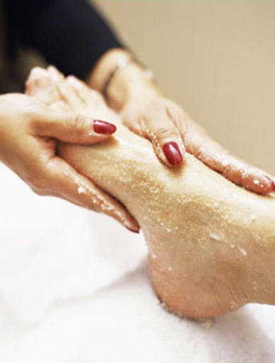 Foot Massage with Scrub