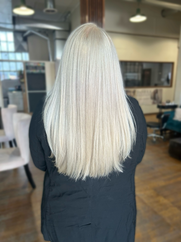 Blonde Root Retouch
