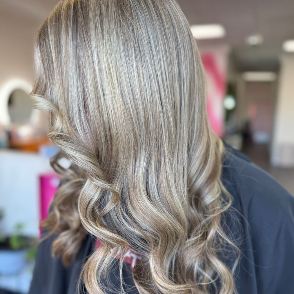 Weft Extention Move Up at Lauren Topp at L Cosmetics in Eddyville, KY