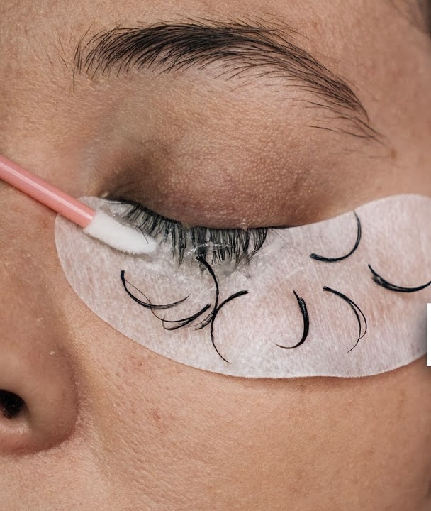 Lash Removal