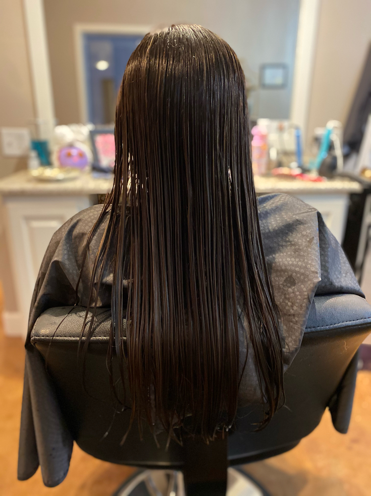 Womens Cut / With Shampoo