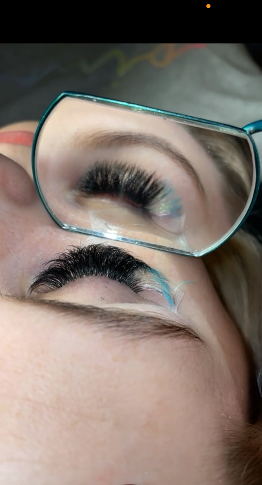 1 Lash Color