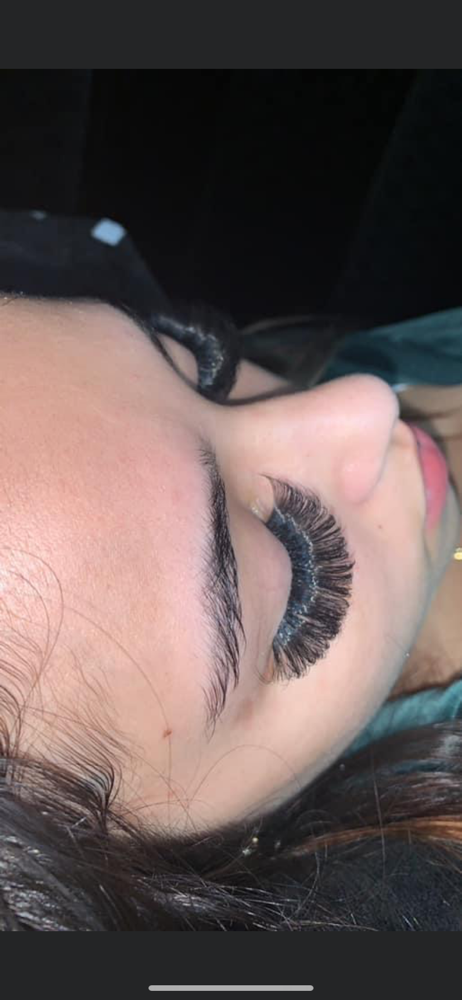 Mega Volume Lashes