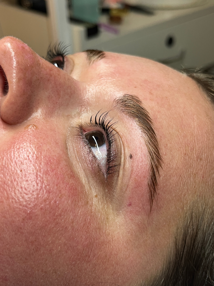 Brow Lamination and tint