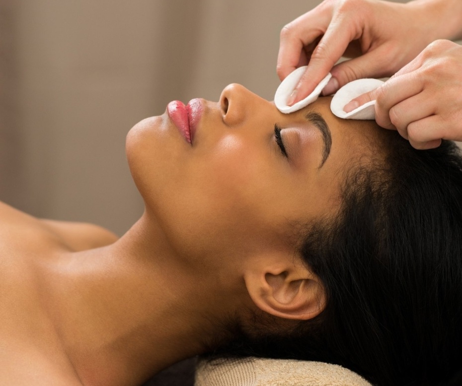 Refreshed Effect Facial at Beat-iFul Aesthetics in Hollywood, FL