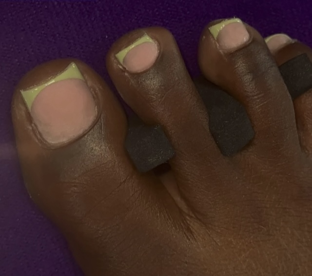 acrylic toes