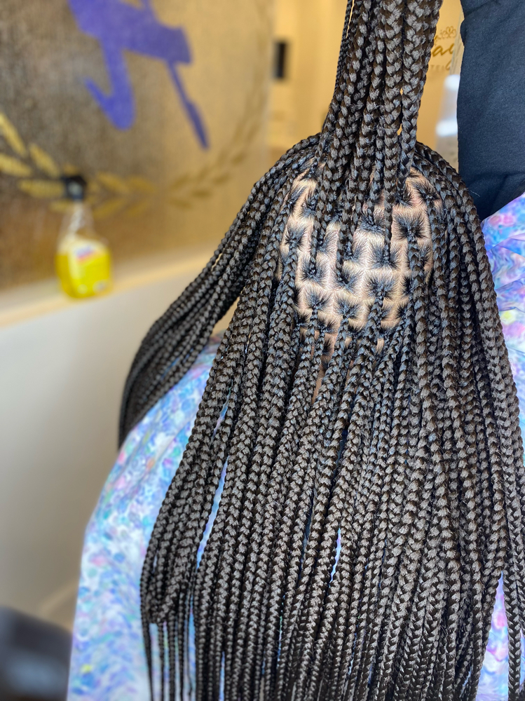 Small Knotless Braids” 12 Rows