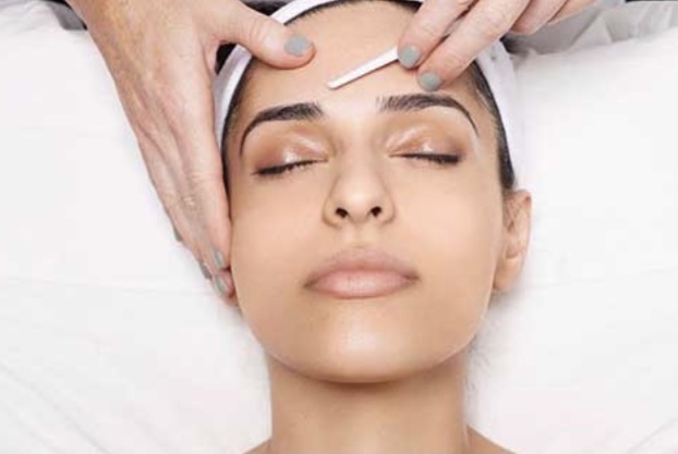 60 Minute Dermaplaning Facial