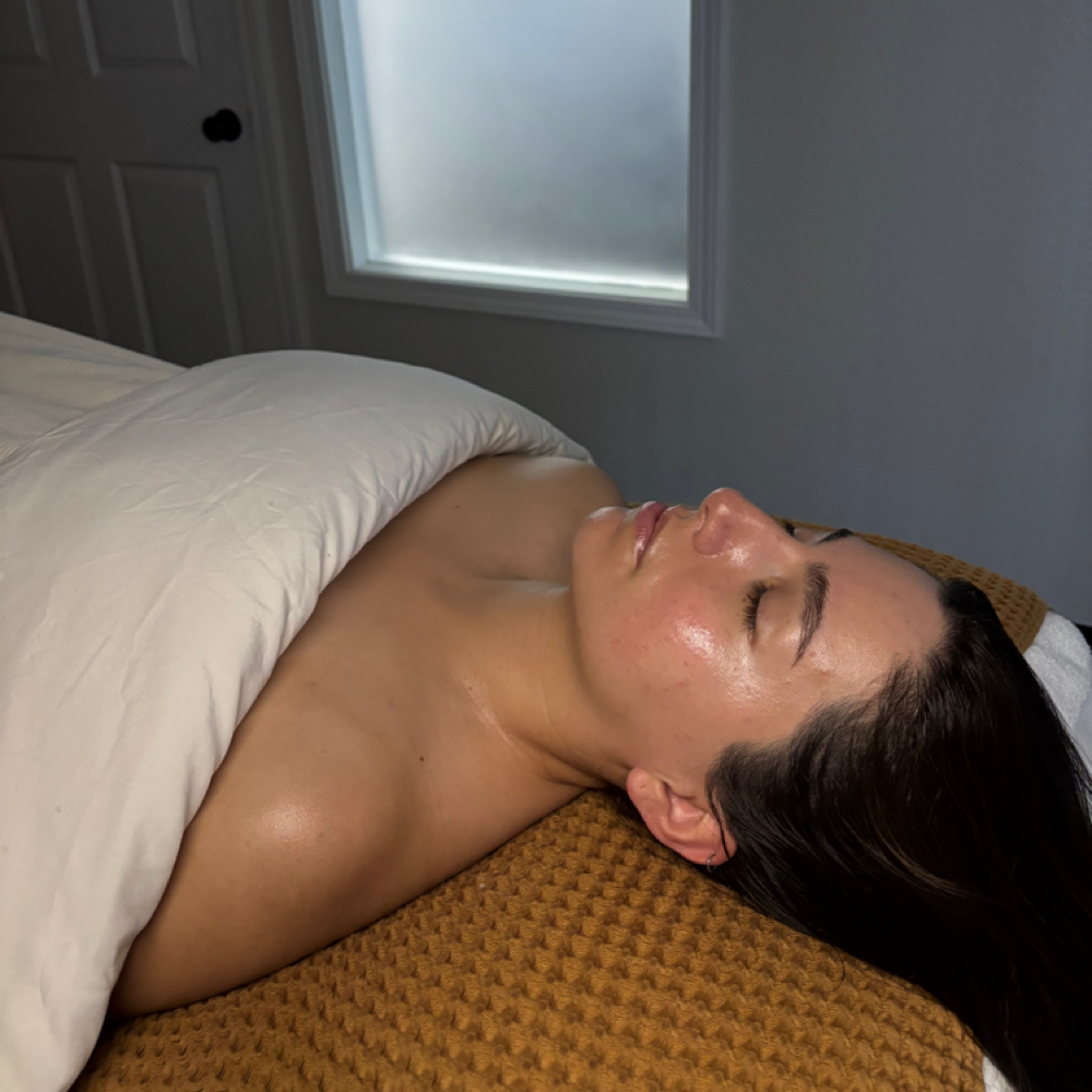 Dermaplaning Facial at Esthetic Bar Retreat in Canoga Park, CA