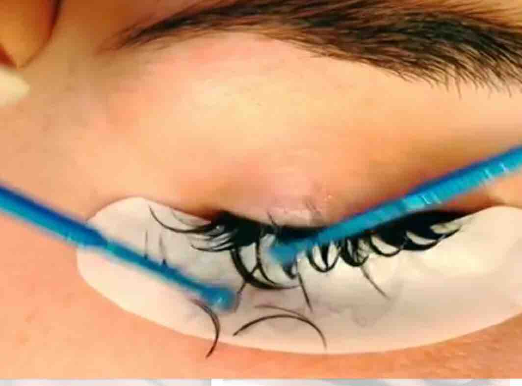 Lash Removal