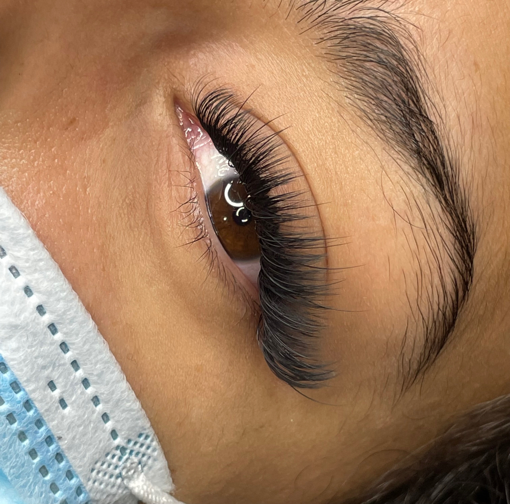 Hybrid Lashes at Lashedbytania in Orlando, FL