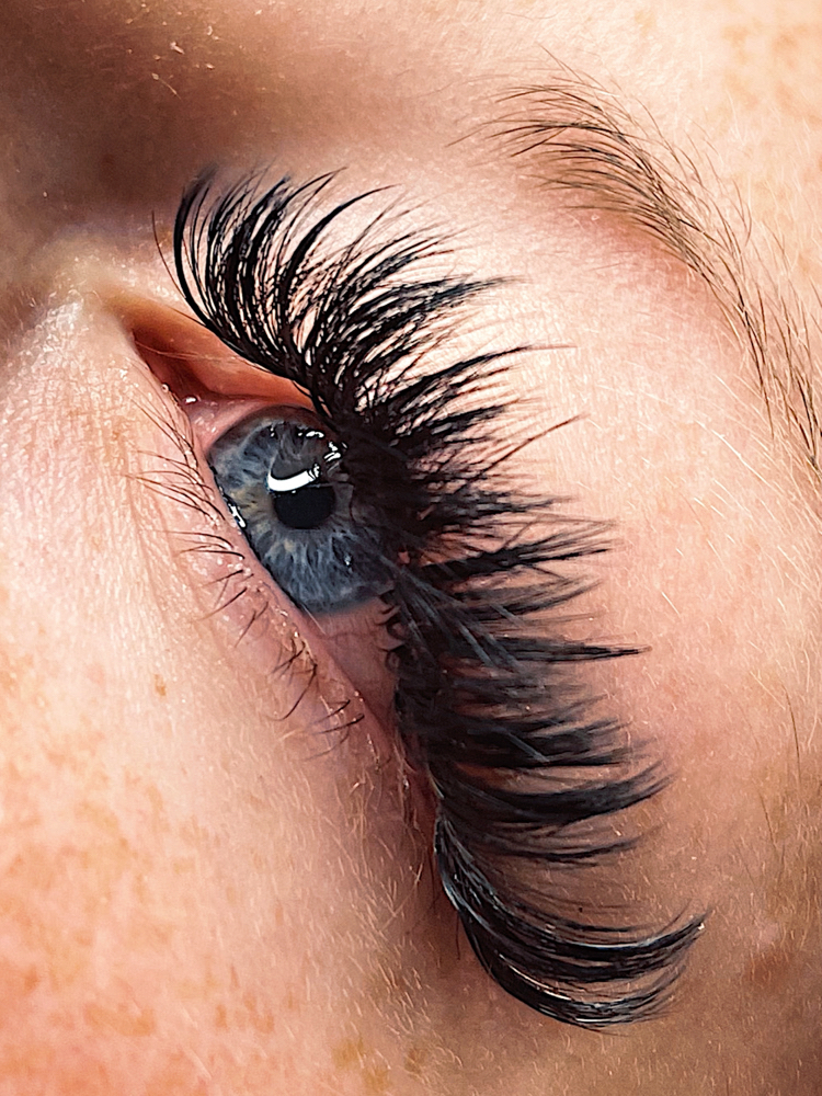 Textured/wispy Full Set