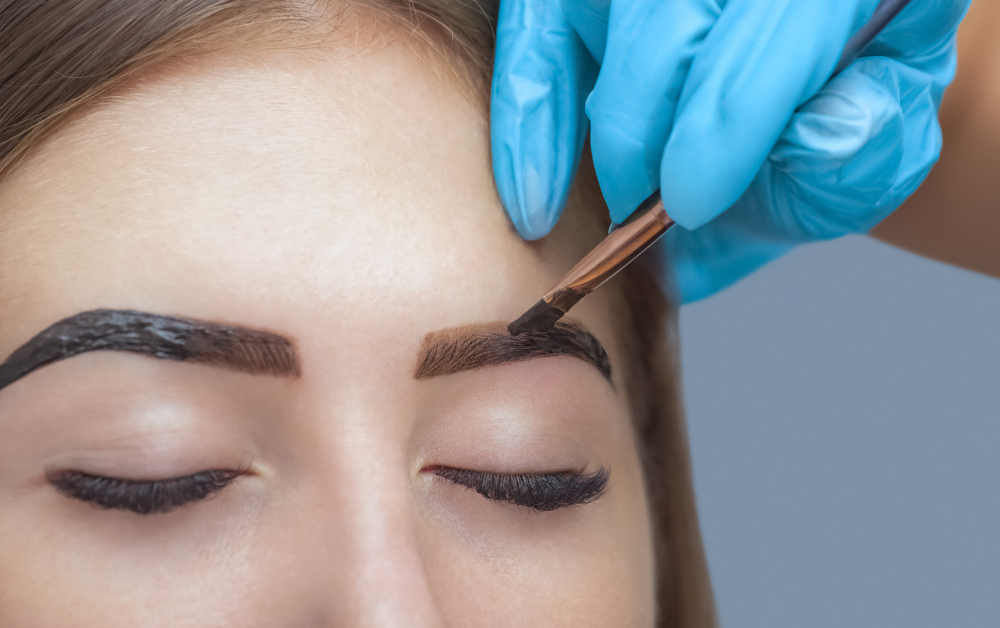 Brows Shaping And Henna Tinting
