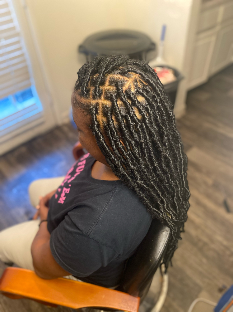 Knotless Soft Locs with small parts