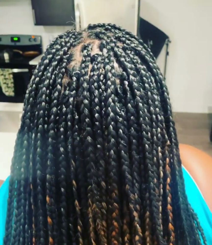 Full Small Knotless Braid