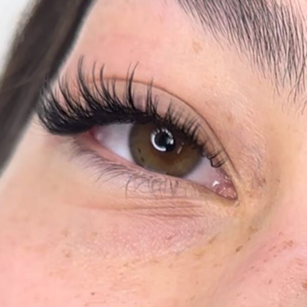Hybrid Full Set at Ash’s Lashes in Apple Valley, MN