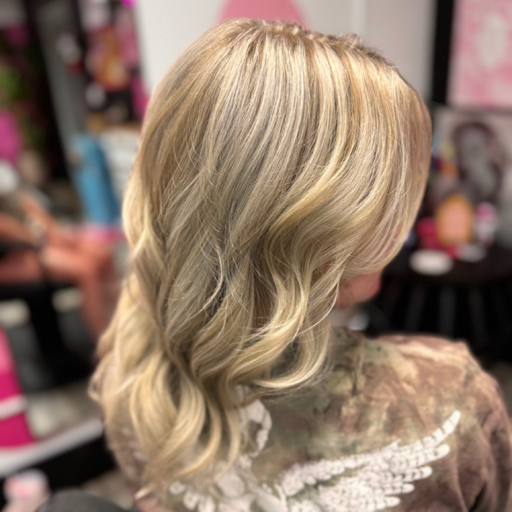 Full Foil Highlight at Chey's Color Plug in Dayton, OH