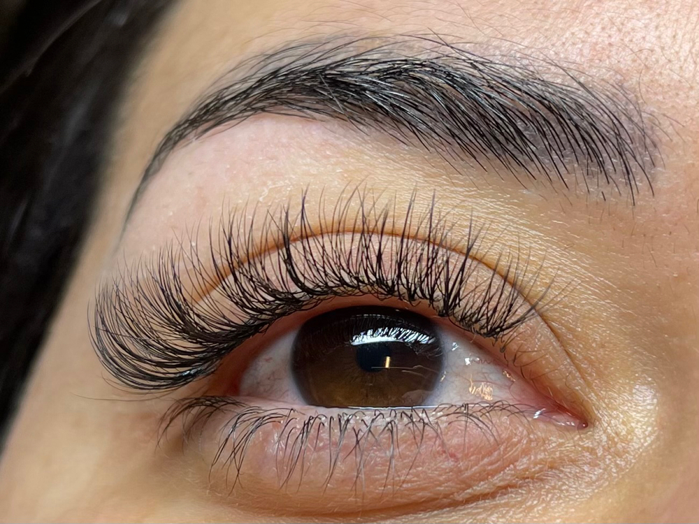 Hybrid Eyelash Extensions