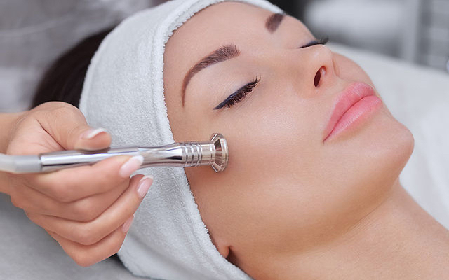 Deluxe Microdermabrasion facial