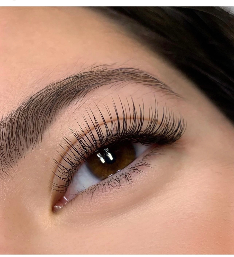 NATURAL CLASSIC LASH EXTENSIONS