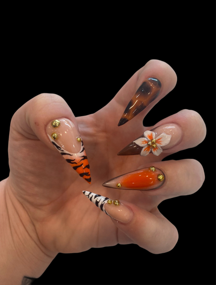 Aura Nail